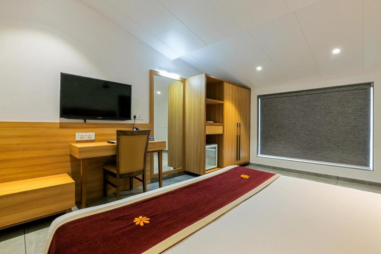 Gold Beach Villa Даман Екстериор снимка