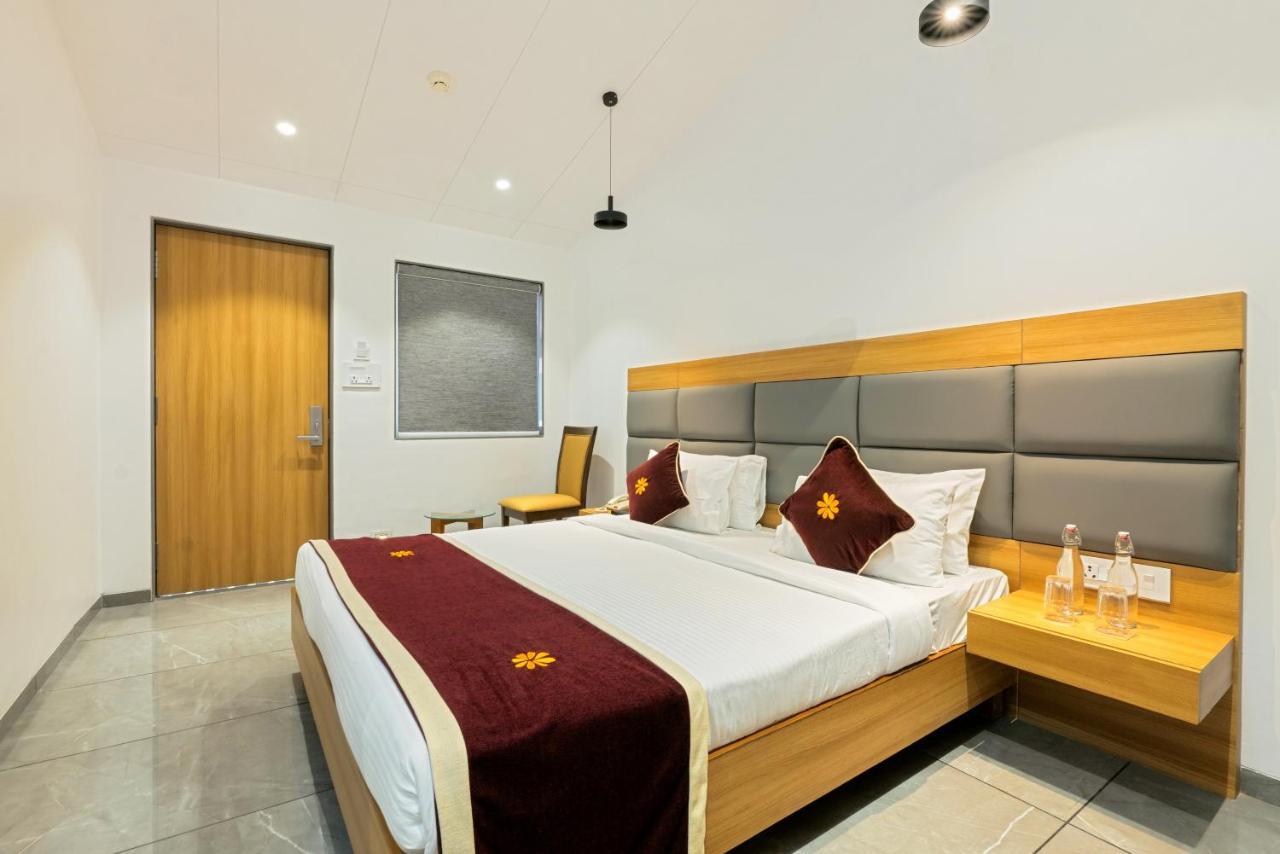 Gold Beach Villa Даман Екстериор снимка